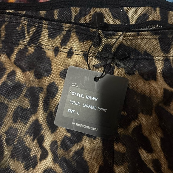 Leopard Print capri - Picture 3 of 3